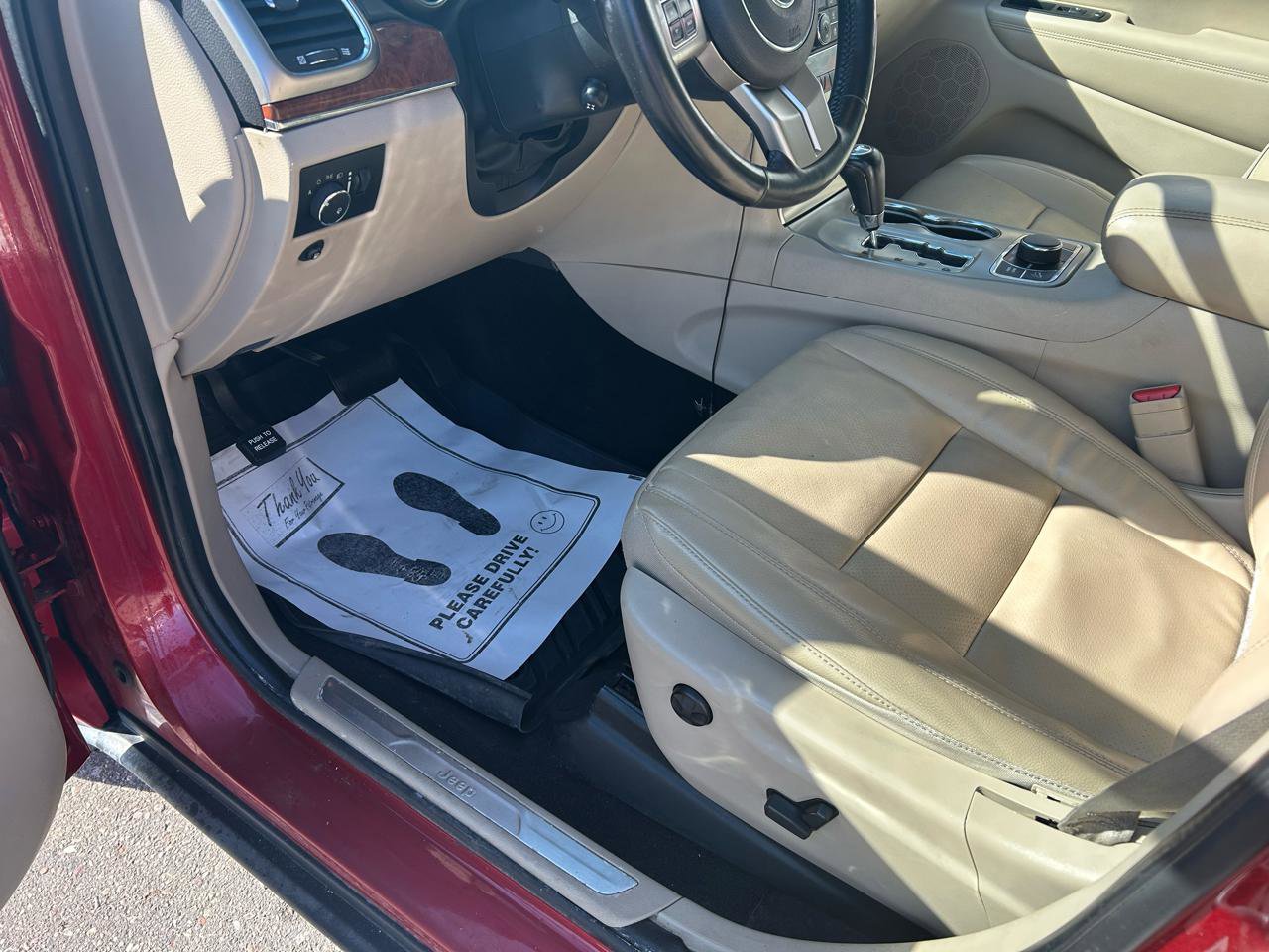 Used 2011 Jeep Grand Cherokee Limited w/ Trailer Tow Group IV image 10