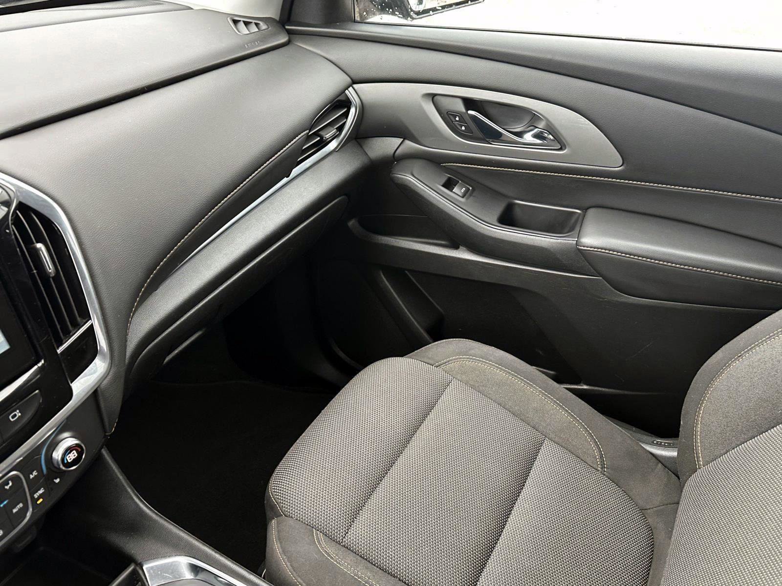Used 2019 Chevrolet Traverse LT image 27