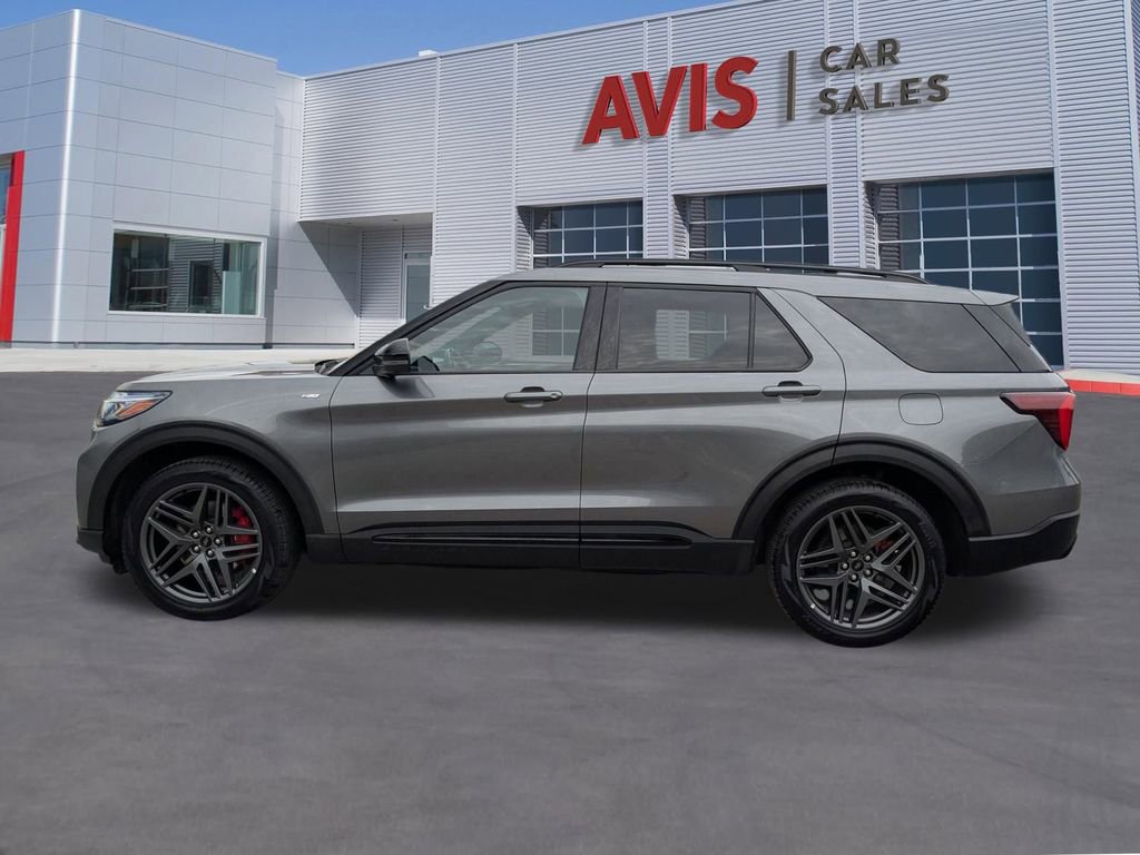 Used 2025 Ford Explorer ST-Line w/ ST-Line Street Pack image 2
