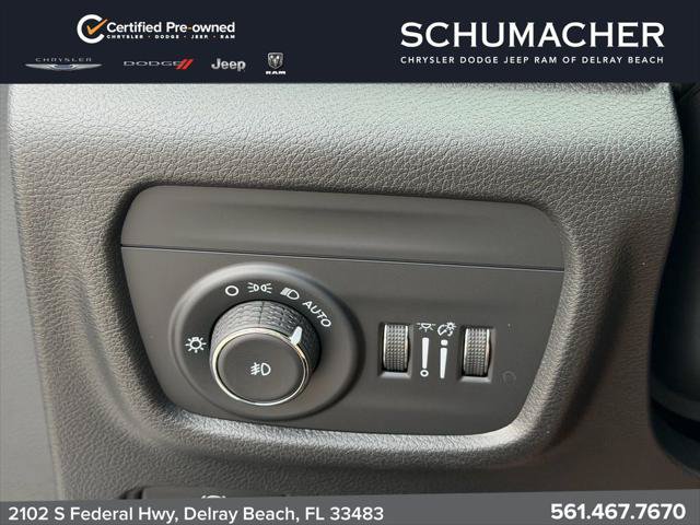 Certified 2023 Jeep Grand Cherokee Limited AWD/4WD image 29