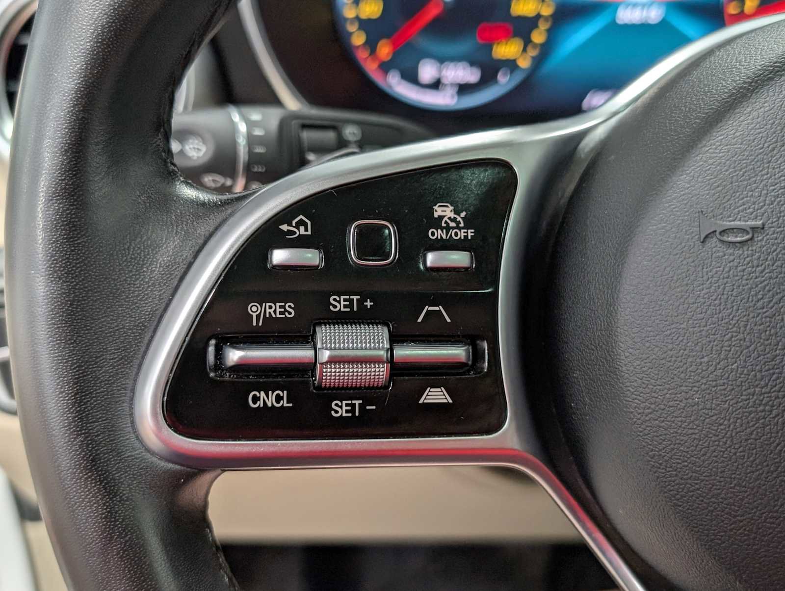 Certified 2021 Mercedes-Benz GLC 300 4MATIC image 33