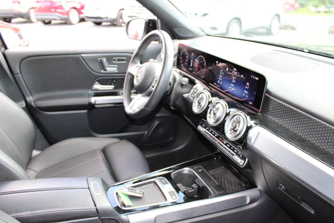 Used 2024 Mercedes-Benz GLB 250 image 12