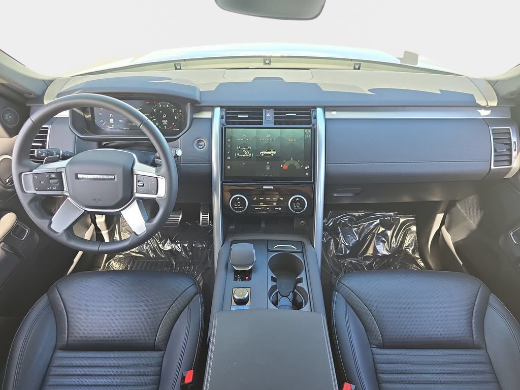 Certified 2025 Land Rover Discovery Dynamic SE AWD/4WD image 9