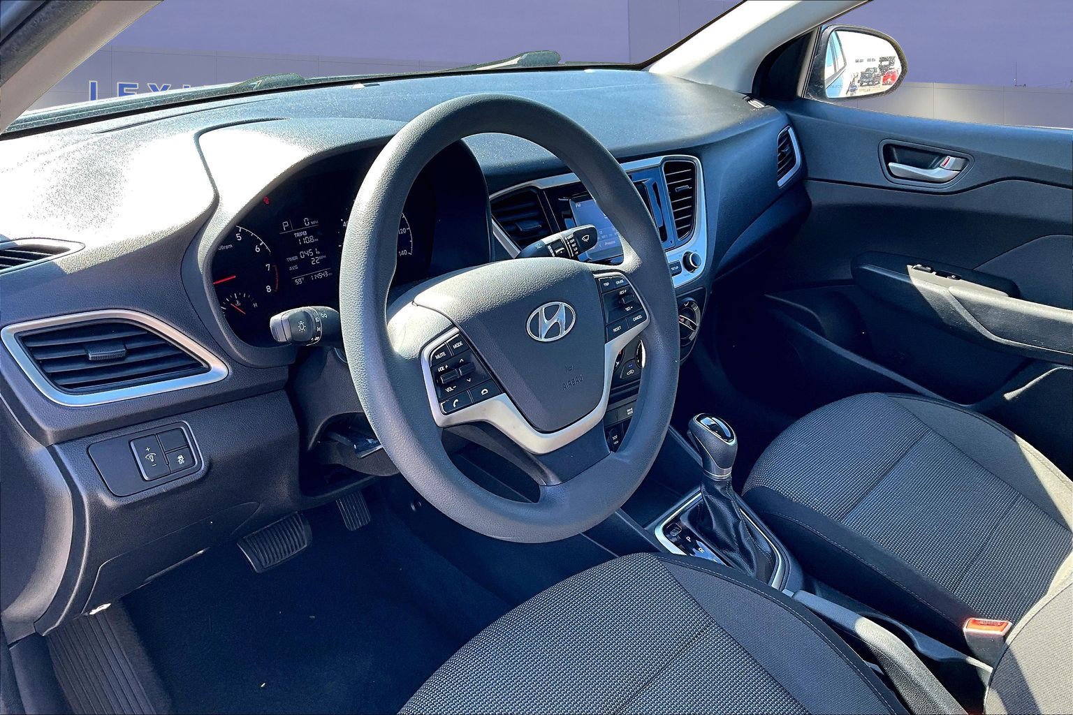 Used 2018 Hyundai Accent SE FWD image 17
