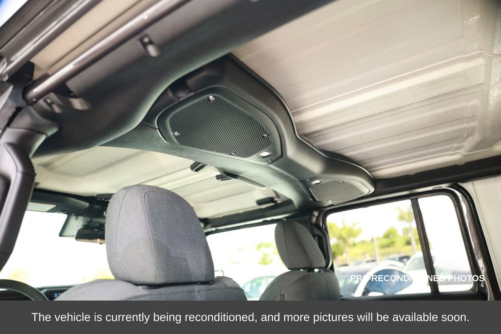 Used 2025 Jeep Wrangler Unlimited Sahara w/ Safety Group image 35