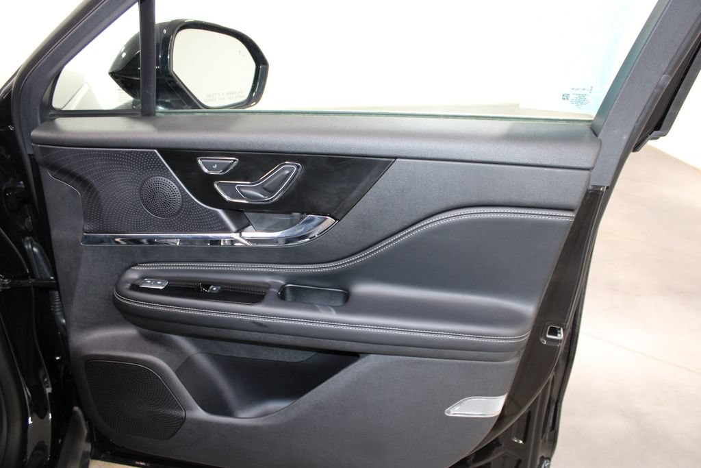 Used 2024 Lincoln Corsair FWD image 26
