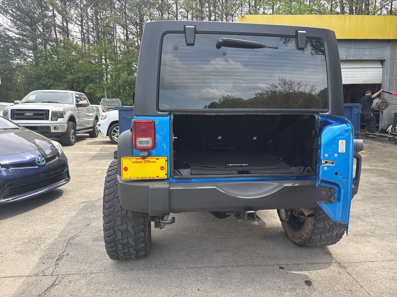 Used 2016 Jeep Wrangler Unlimited Sport w/ Connectivity Group image 14