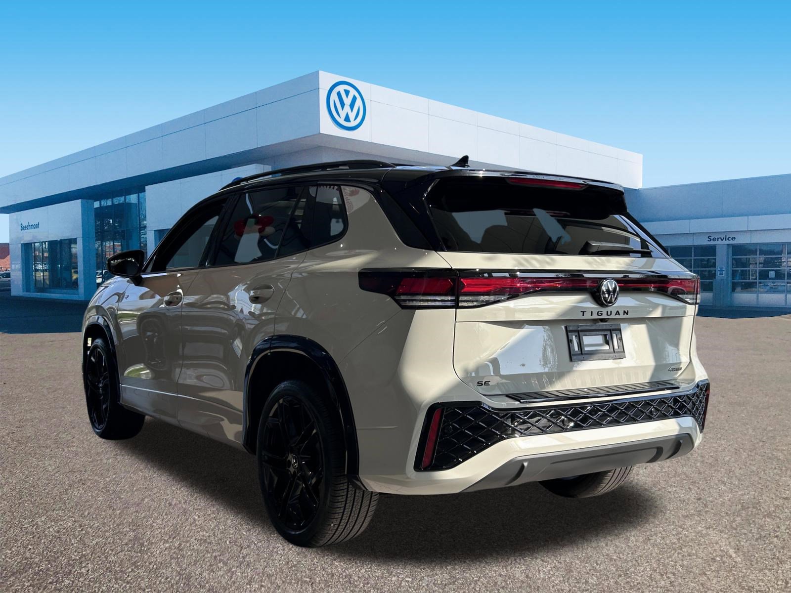 New 2026 Volkswagen Tiguan SE R-Line image 3