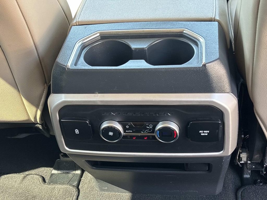 Used 2024 Ford Expedition Limited image 14