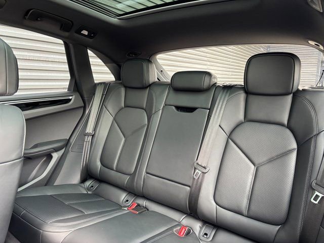 Certified 2026 Porsche Macan image 25
