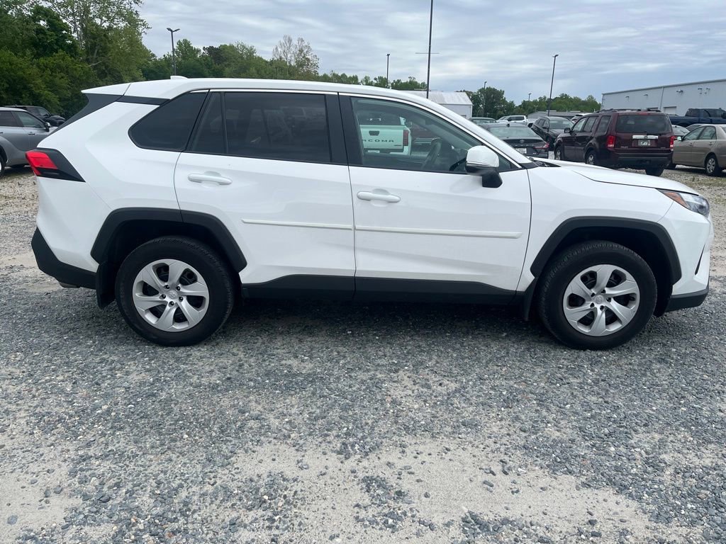 Used 2024 Toyota RAV4 LE AWD/4WD image 6