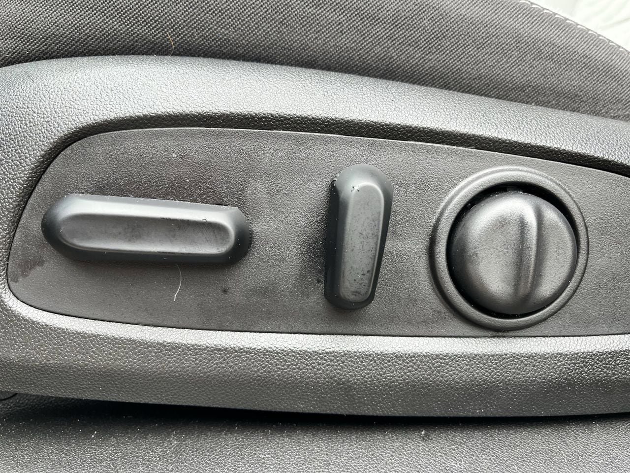 Used 2019 Chevrolet Equinox LT FWD image 23