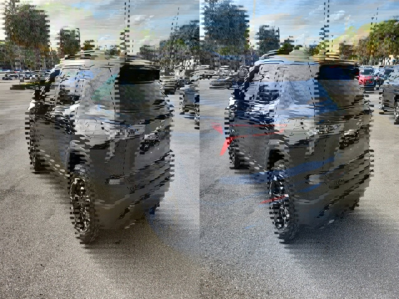 Used 2025 Chevrolet Equinox RS w/ Convenience Package III image 4