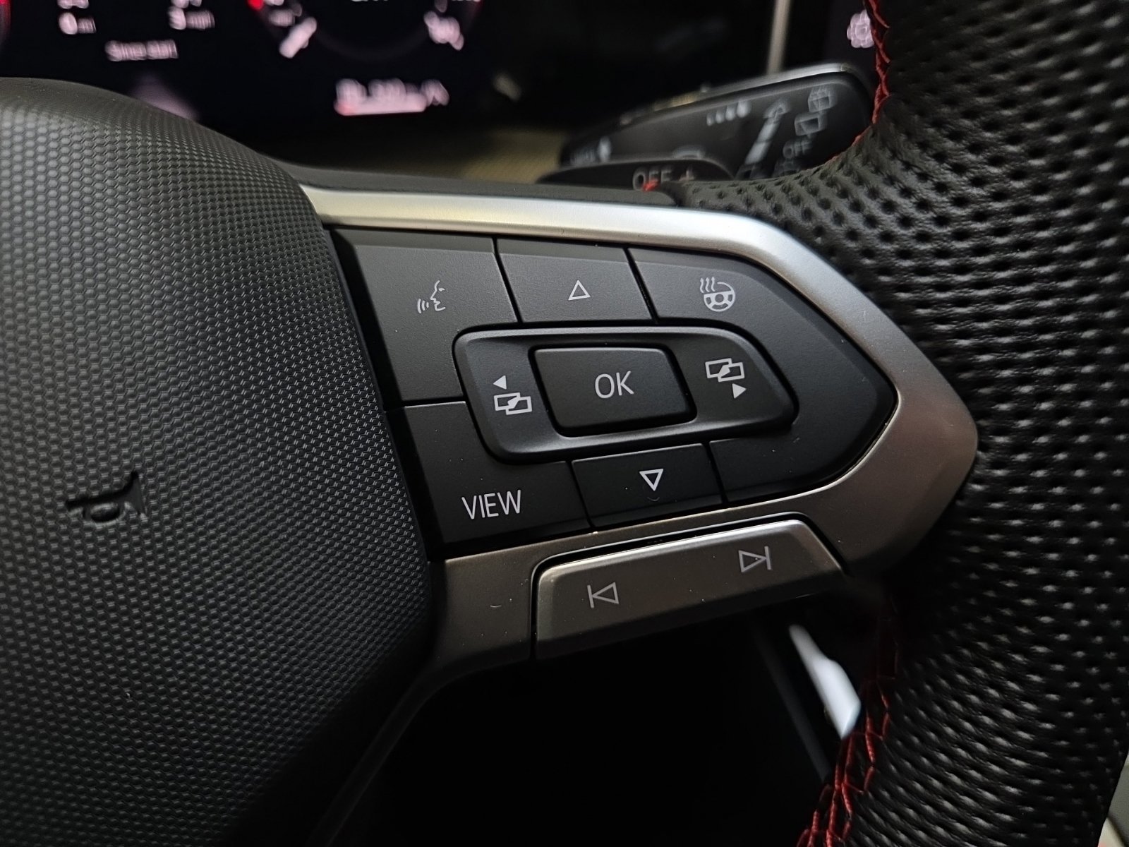 New 2026 Volkswagen GTI SE FWD image 25