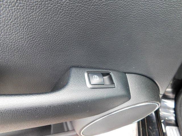 Used 2011 Mercedes-Benz C 300 Sedan image 15