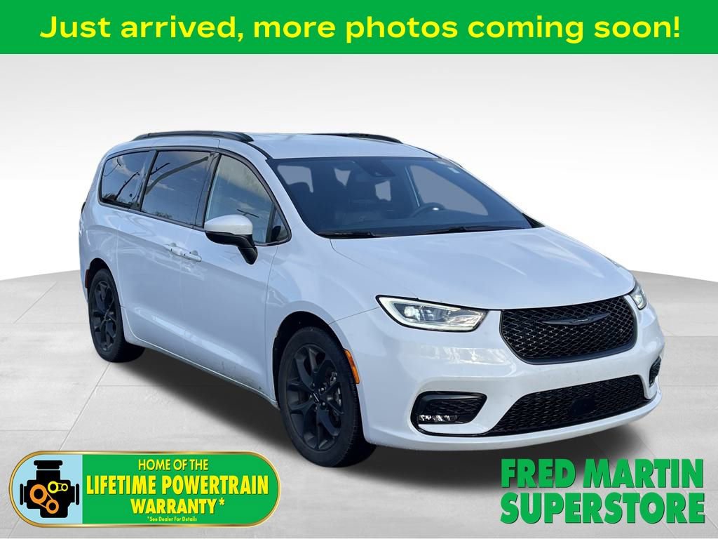 Used 2023 Chrysler Pacifica Touring-L w/ S Appearance Package