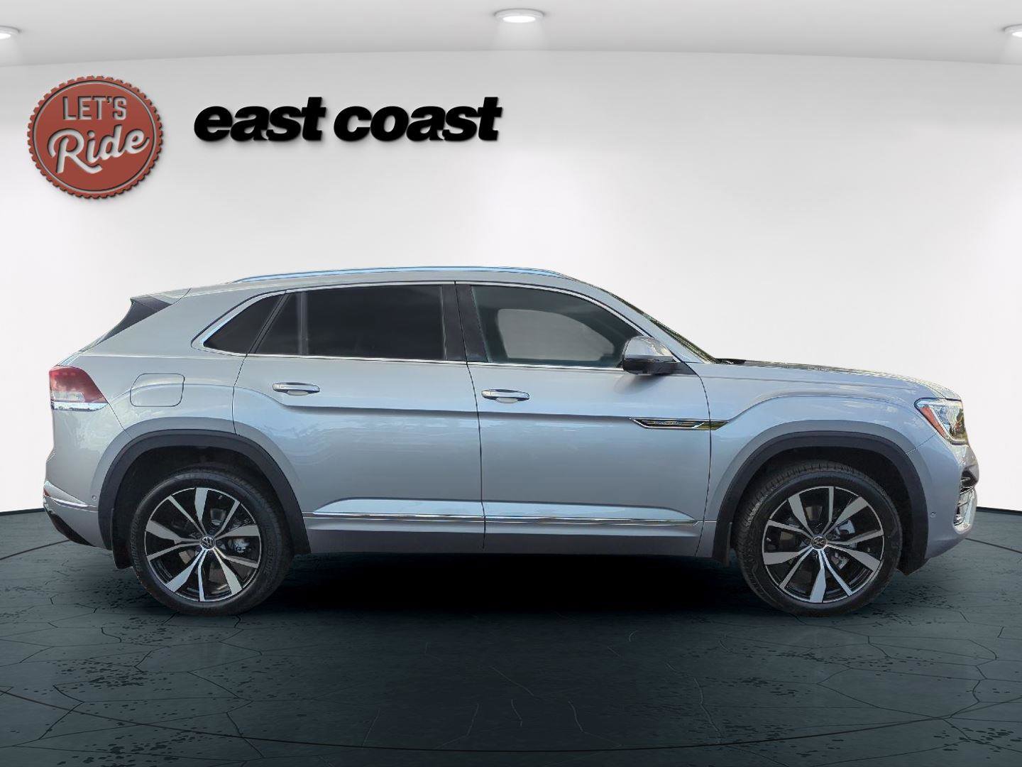 New 2026 Volkswagen Atlas Cross Sport SEL Premium R-Line image 4