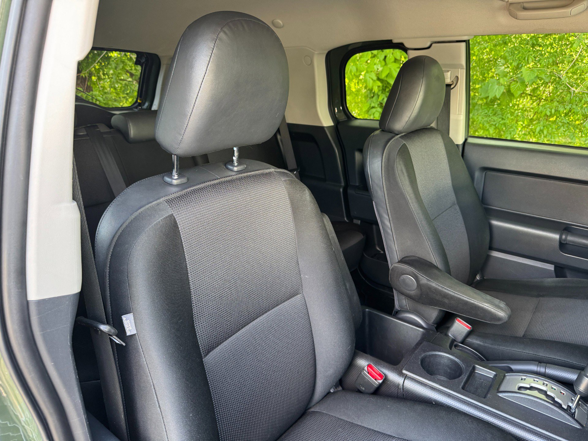 Used 2011 Toyota FJ Cruiser 2WD w/ Convenience Pkg image 44