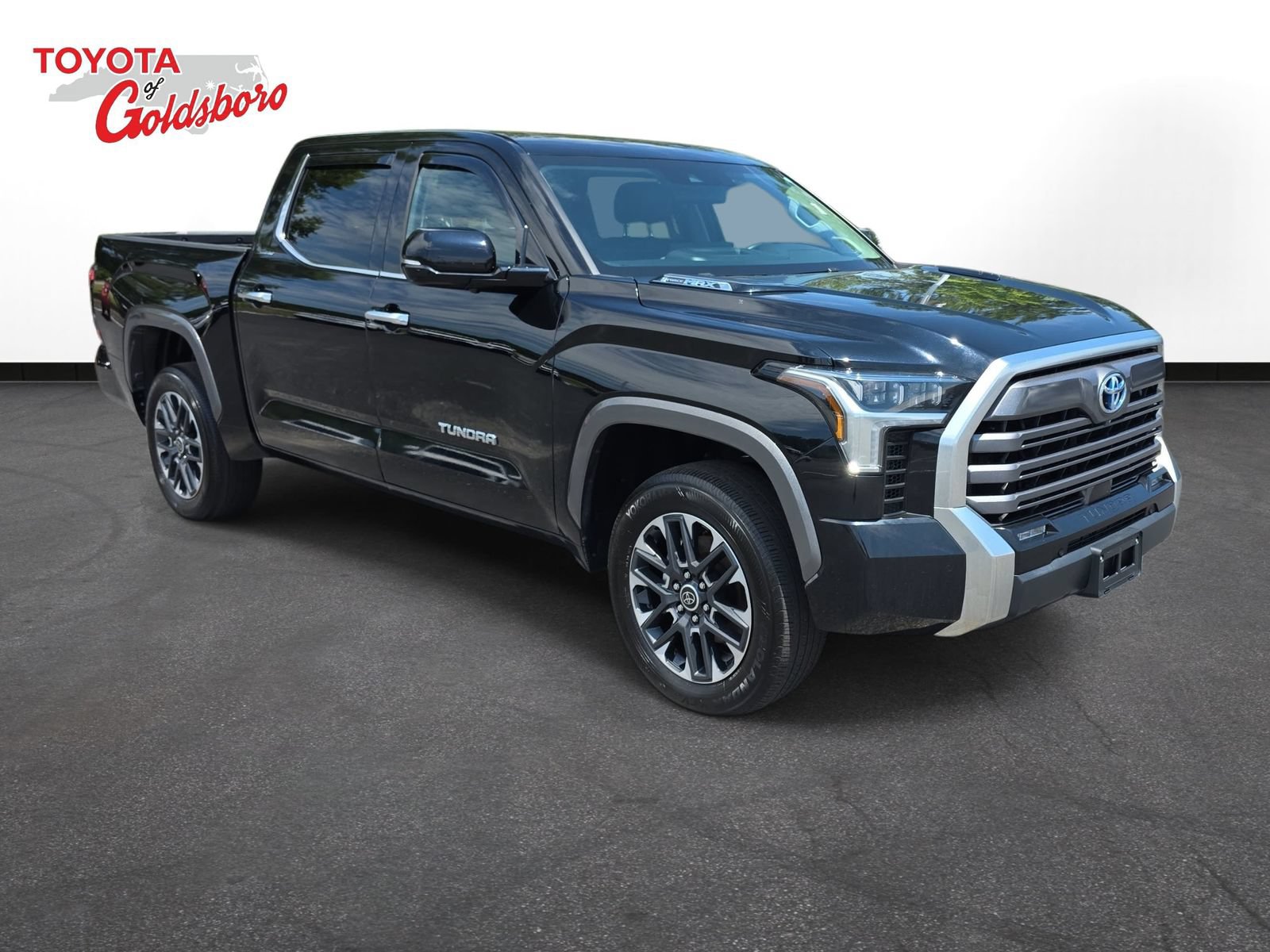 Used 2024 Toyota Tundra Limited AWD/4WD image 3