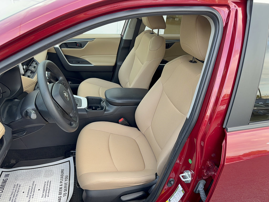 Certified 2023 Toyota RAV4 LE AWD/4WD image 9