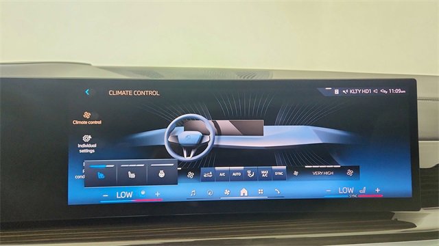 Used 2025 BMW X6 xDrive40i image 53