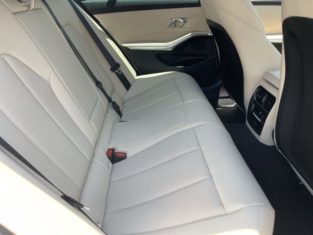 Used 2025 BMW 330i Sedan w/ Premium Package image 14