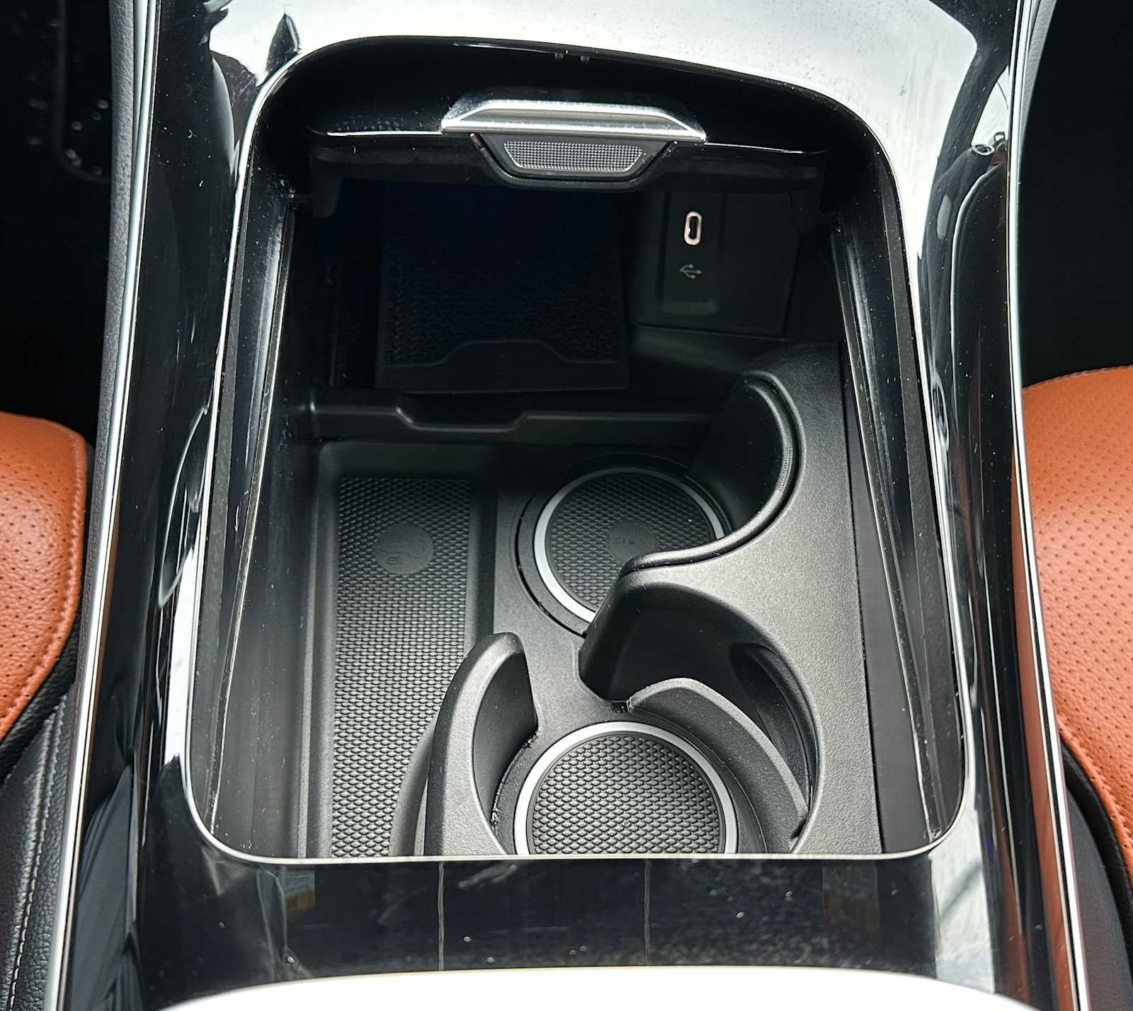 Used 2024 Mercedes-Benz GLC 300 4MATIC image 29