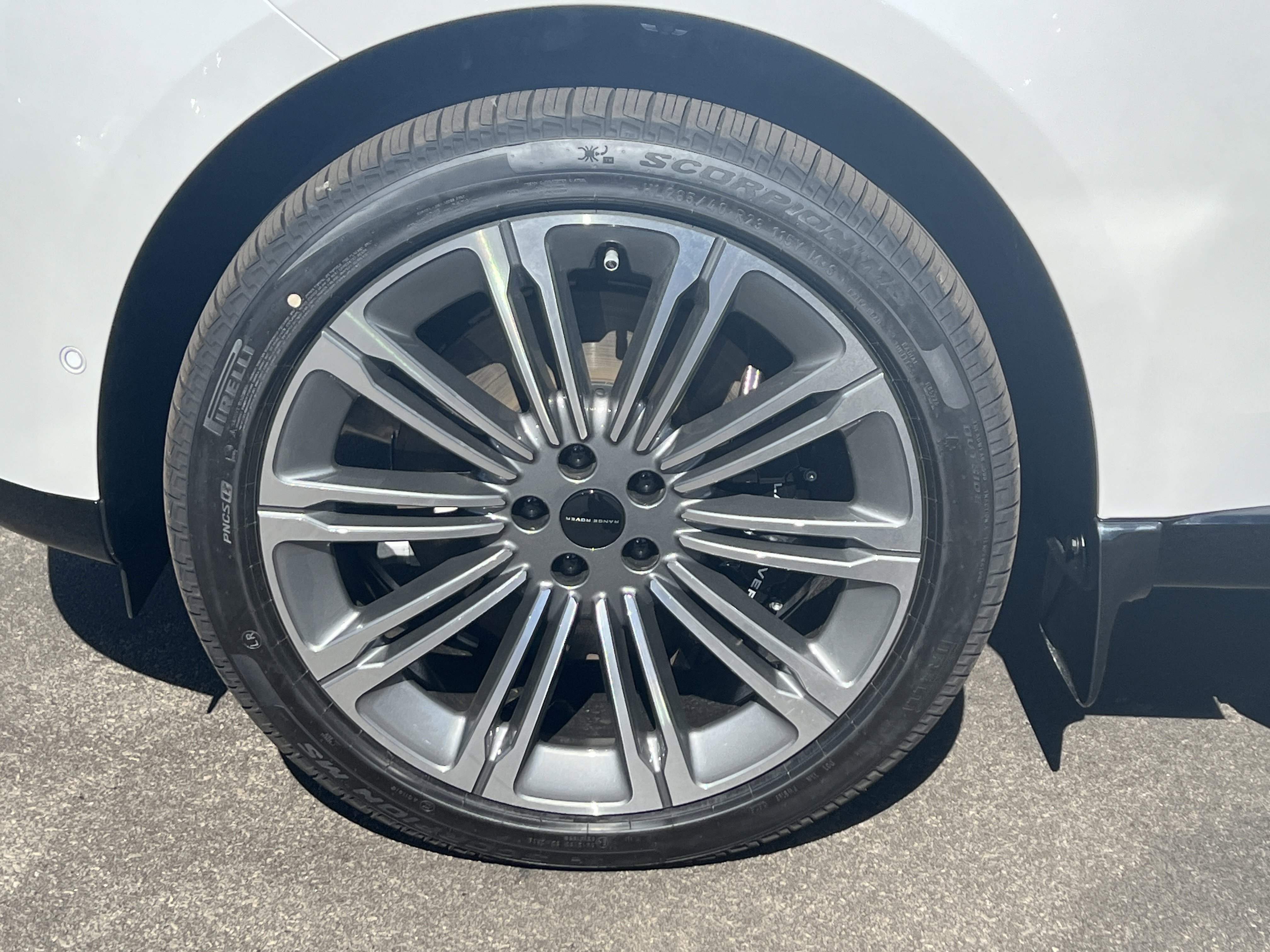 New 2026 Land Rover Range Rover SE image 6