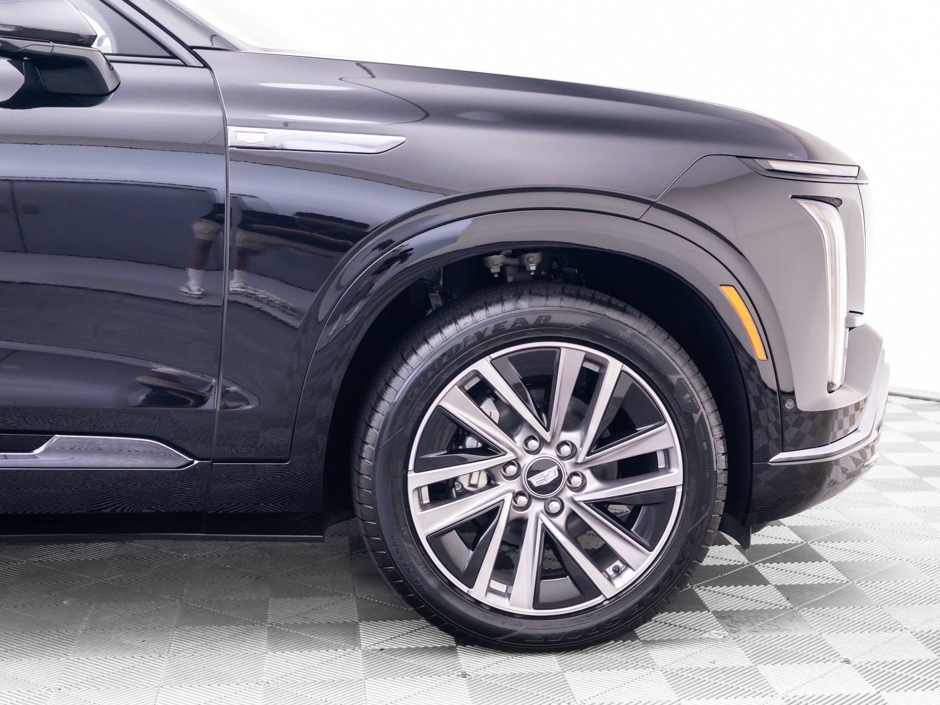 New 2027 Cadillac Vistiq Sport w/ LPO, Floor Liner Package AWD/4WD image 30