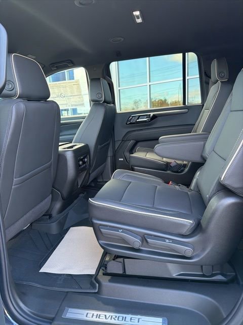 New 2026 Chevrolet Suburban Premier image 6