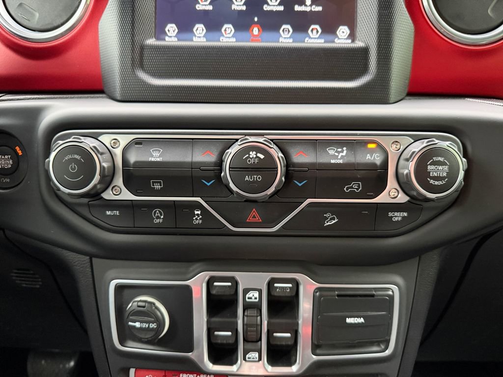 Used 2018 Jeep Wrangler Unlimited Rubicon AWD/4WD image 27