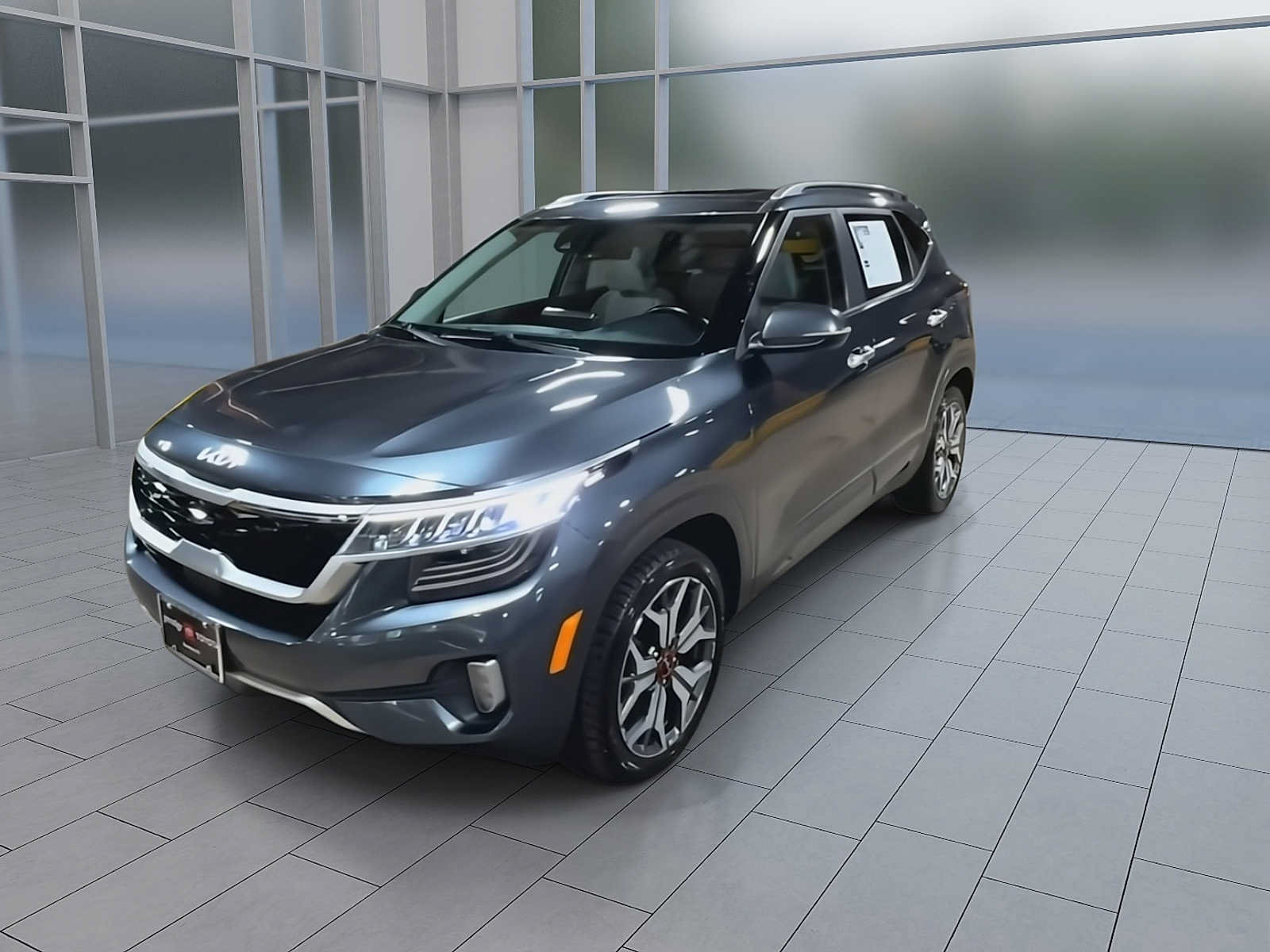 Used 2022 Kia Seltos SX w/ Sunroof Package AWD/4WD image 4
