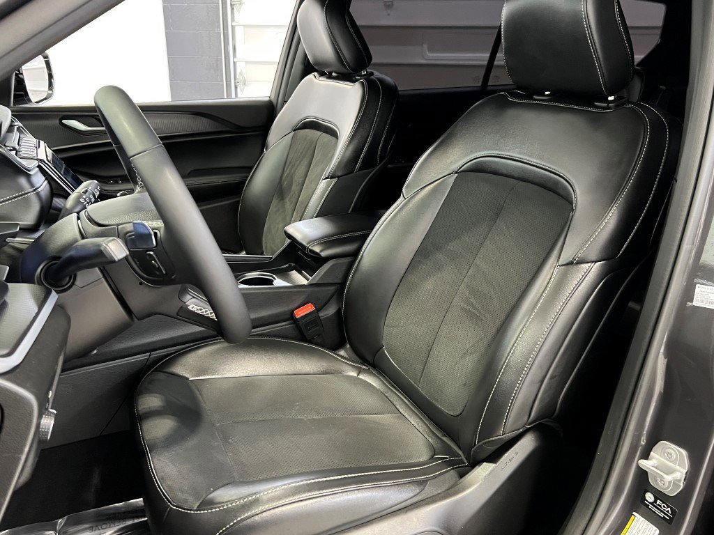 Certified 2024 Jeep Grand Cherokee L Altitude image 25