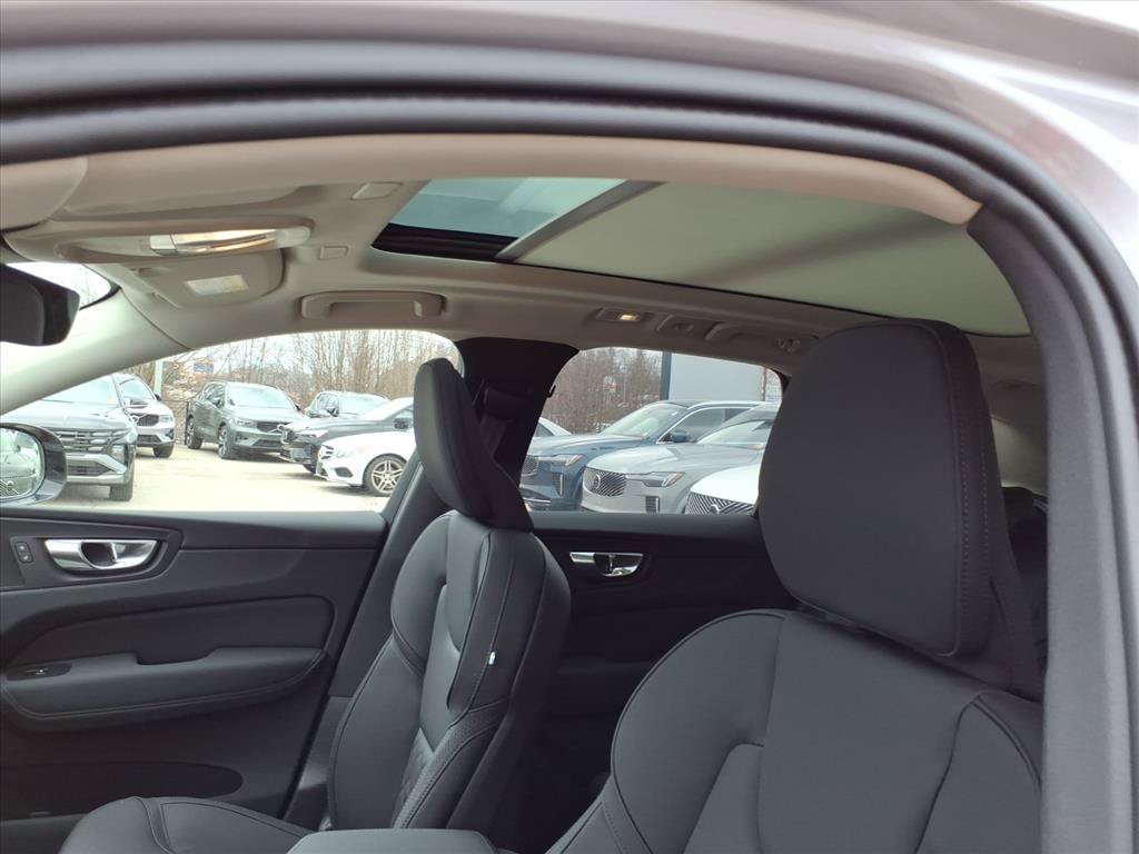 Certified 2026 Volvo XC60 B5 Plus w/ Climate Package AWD/4WD image 11