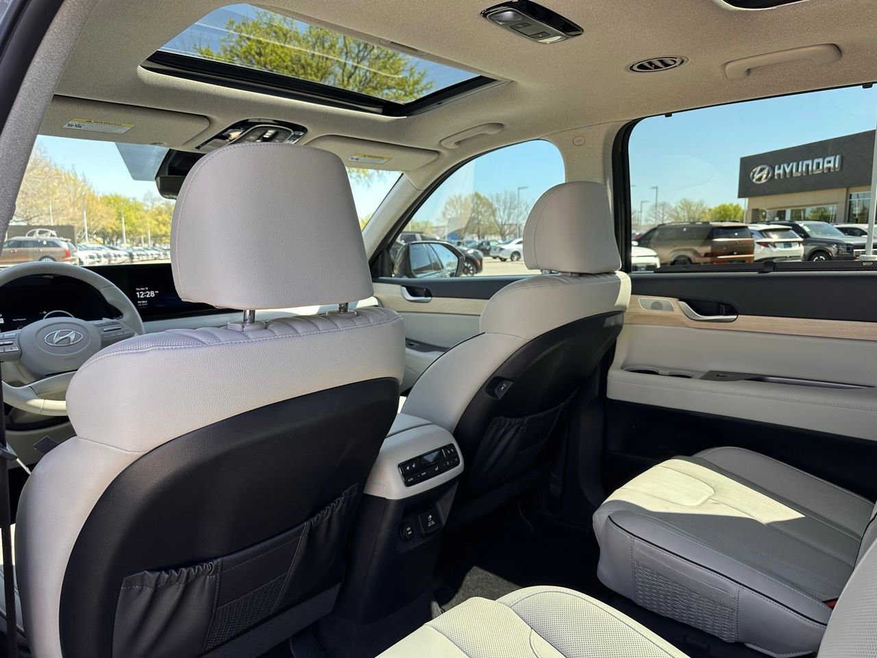 Used 2025 Hyundai Palisade Limited image 19