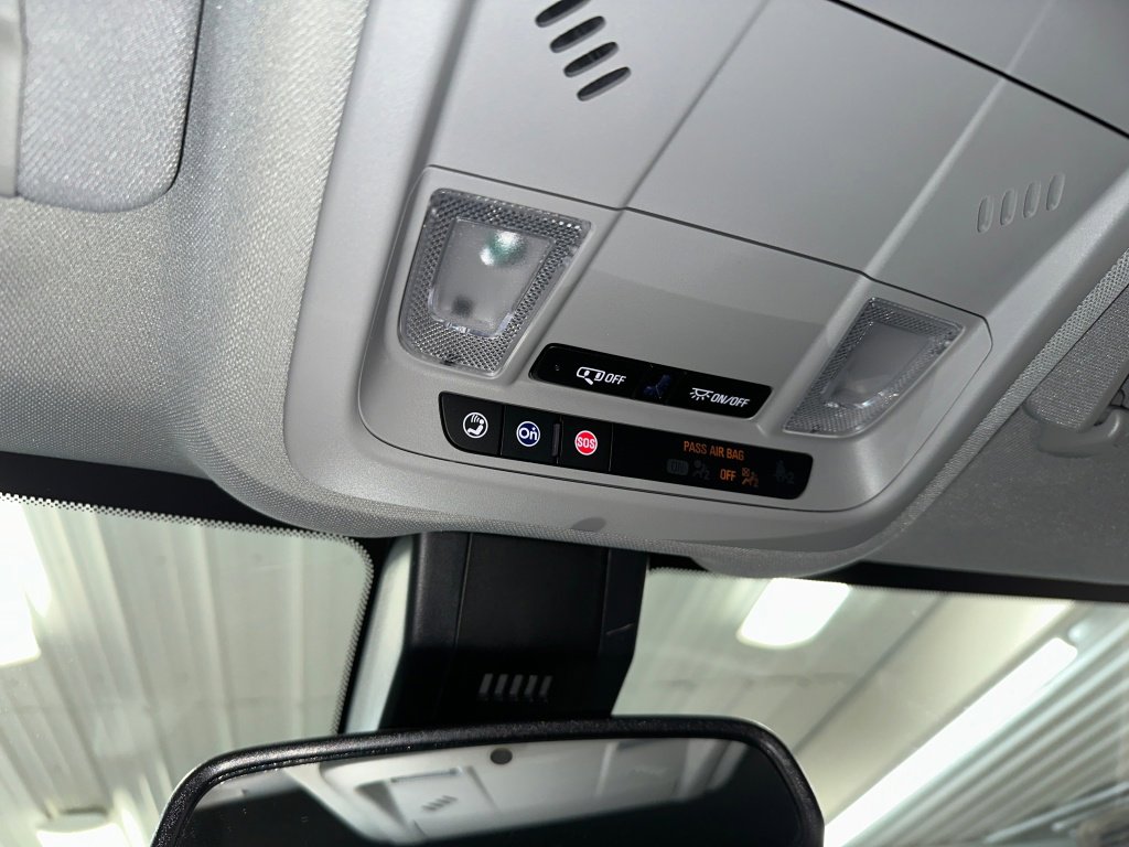 Used 2022 GMC Terrain SLE w/ Driver Convenience Package image 15