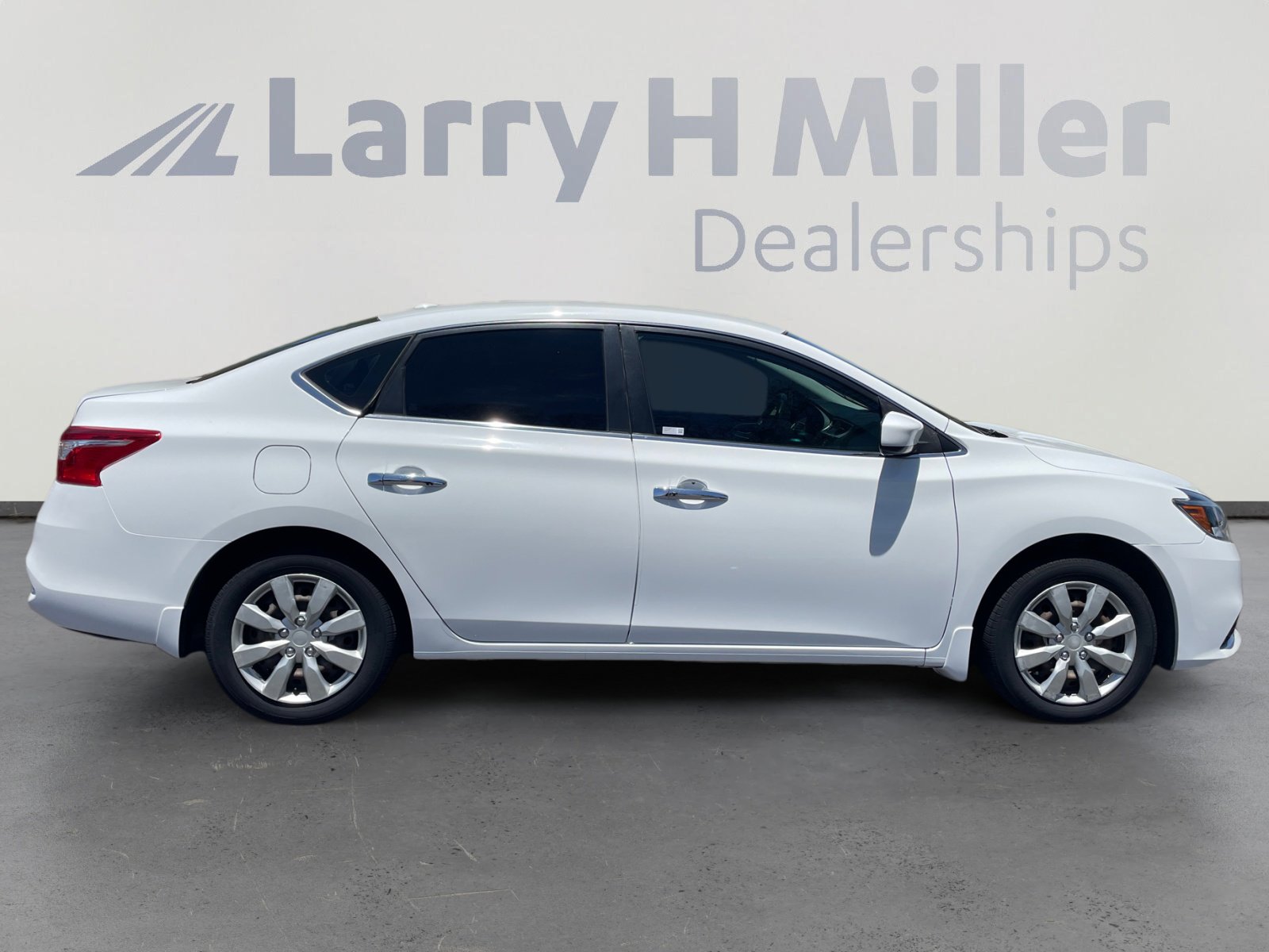 Used 2017 Nissan Sentra SV FWD image 6
