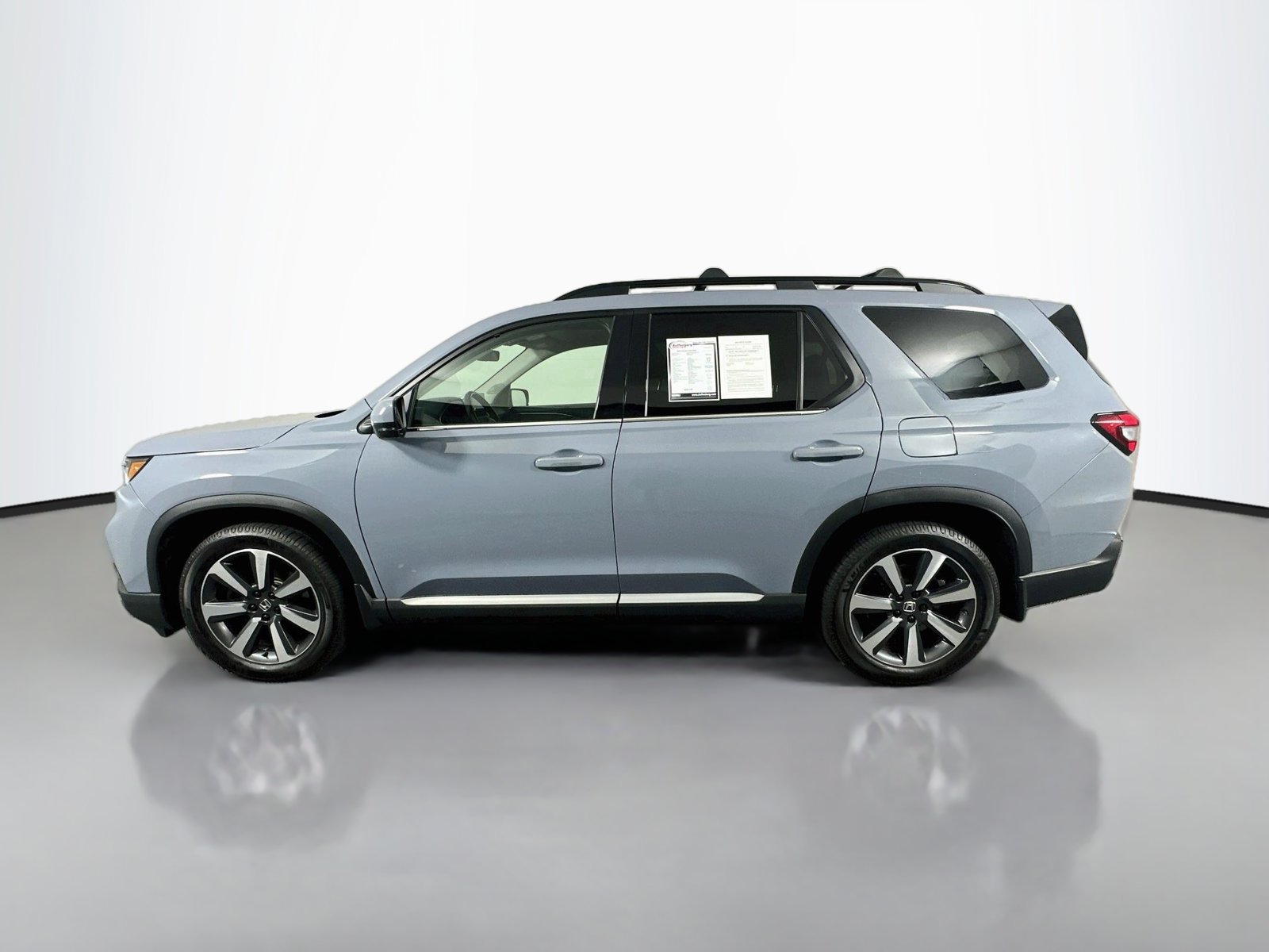 Used 2023 Honda Pilot Elite image 4