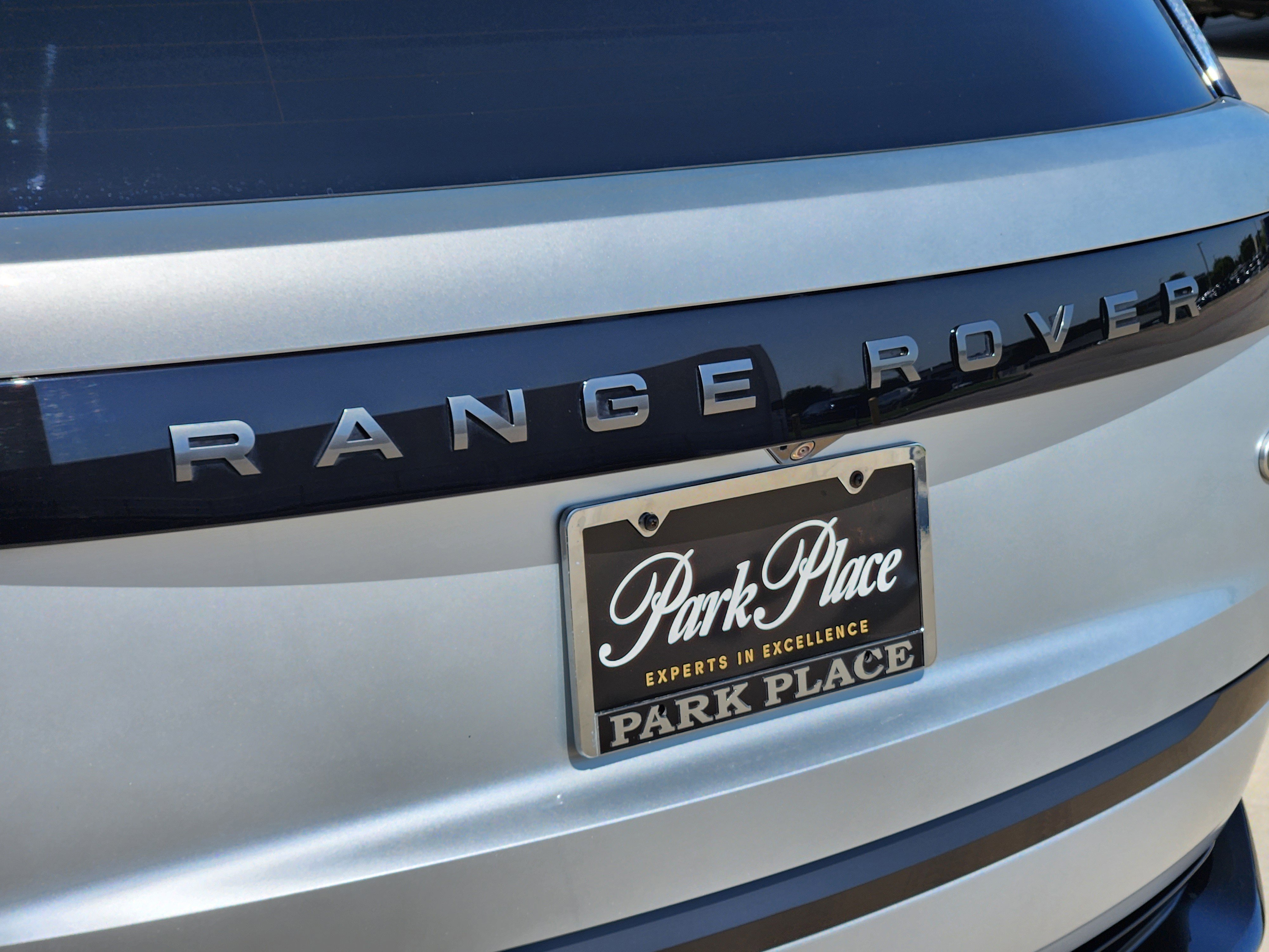 Certified 2023 Land Rover Range Rover SE image 13