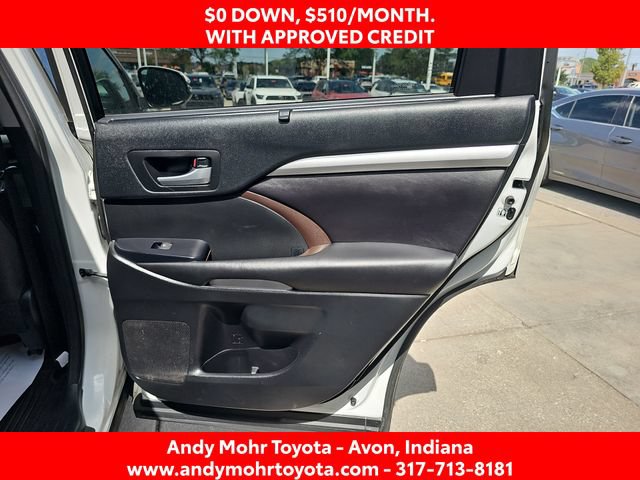 Used 2017 Toyota Highlander XLE AWD/4WD image 39