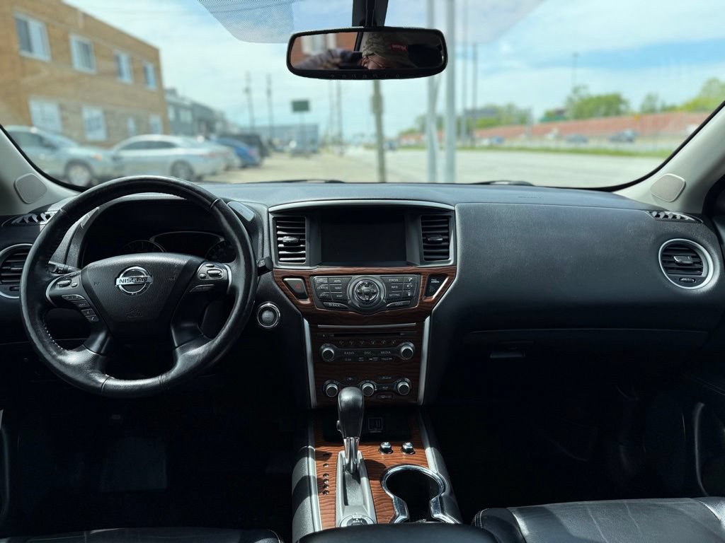Used 2019 Nissan Pathfinder Platinum AWD/4WD image 22