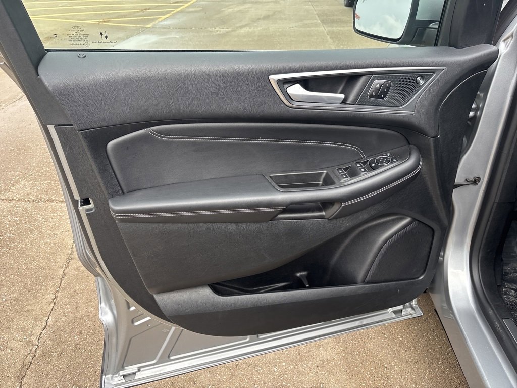 Used 2024 Ford Edge Titanium image 13