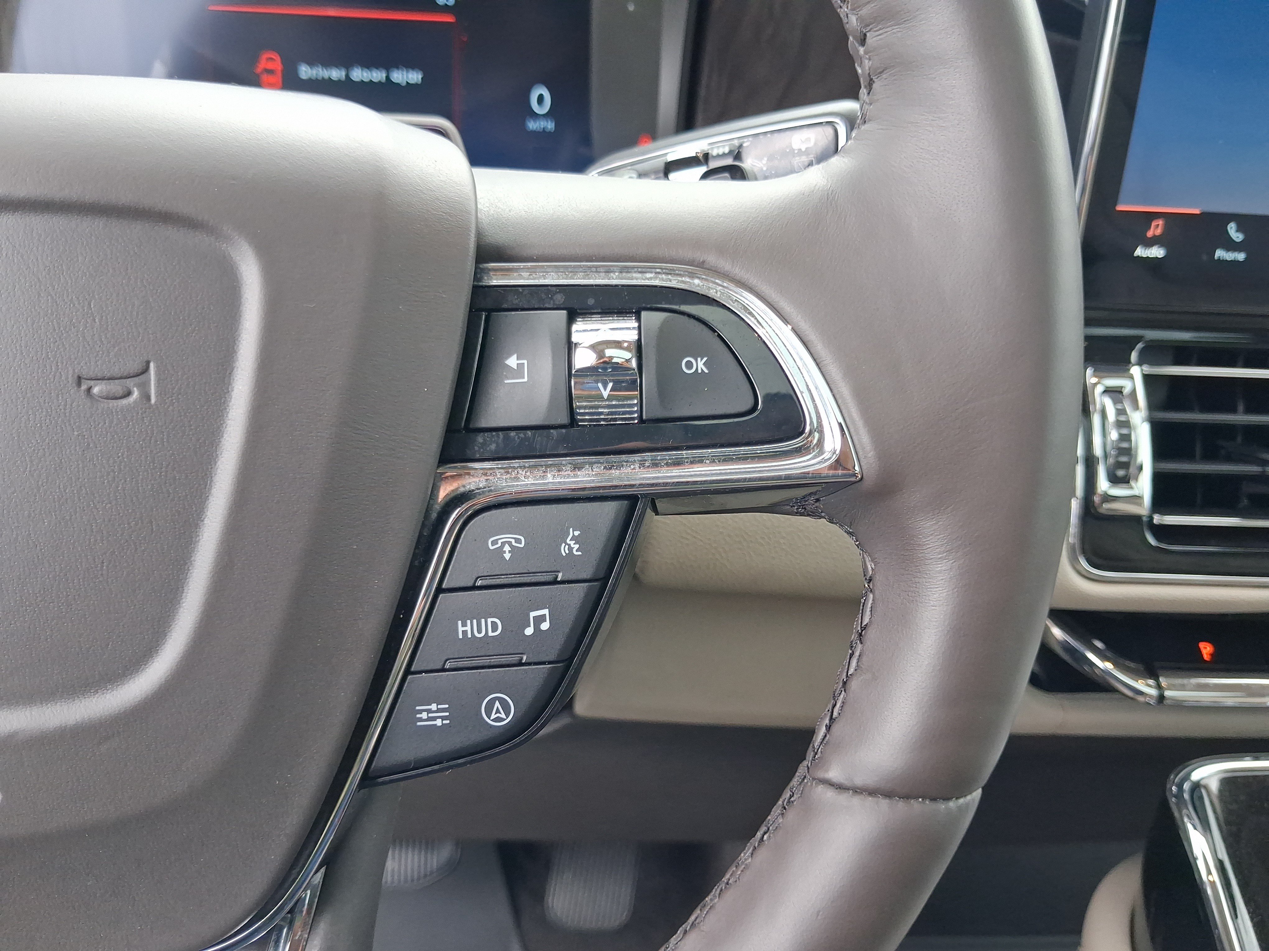 Certified 2023 Lincoln Navigator Reserve RWD image 18