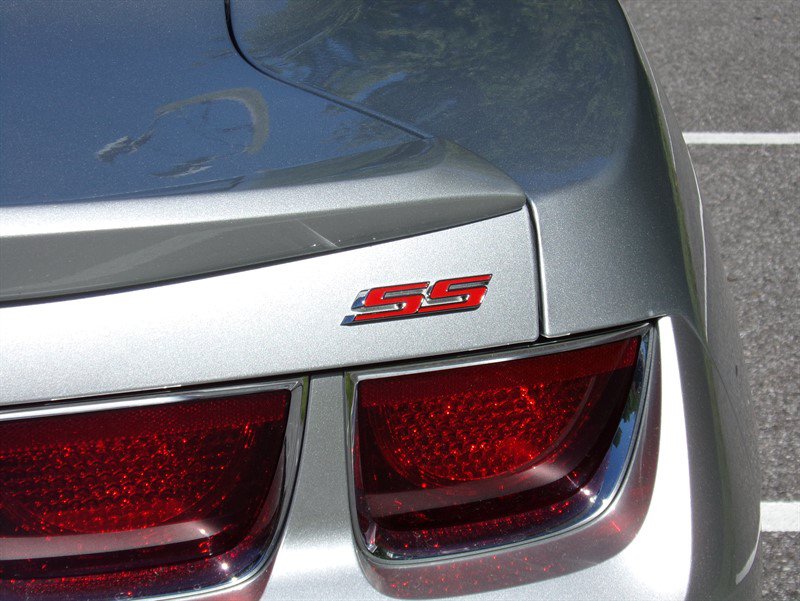 Used 2010 Chevrolet Camaro SS RWD image 12