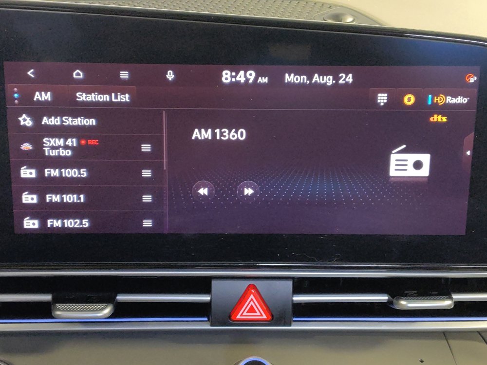 Used 2024 Hyundai Elantra SEL FWD image 25