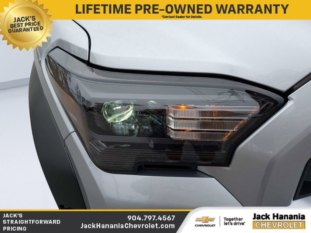 Used 2025 Toyota 4Runner SR5 image 9