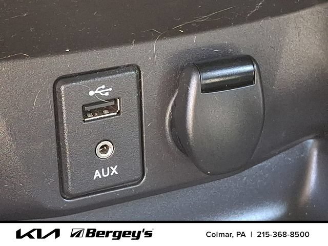 Used 2014 Nissan Rogue SV AWD/4WD image 24