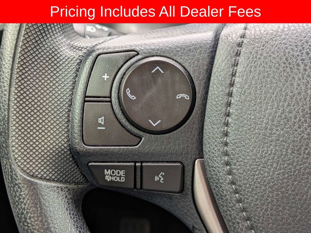 Used 2018 Toyota RAV4 LE FWD image 26