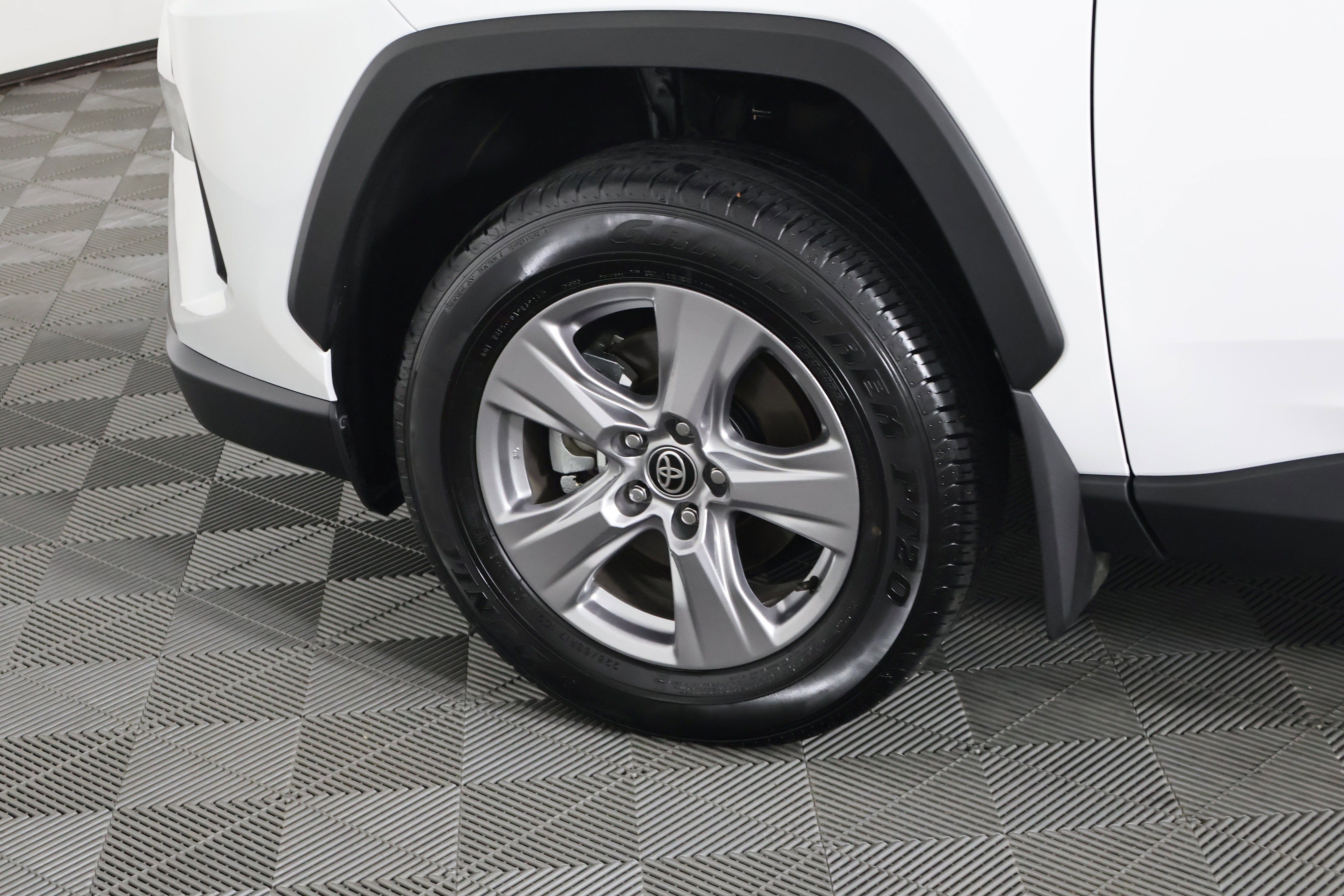 Used 2025 Toyota RAV4 XLE w/ Convenience Package image 54