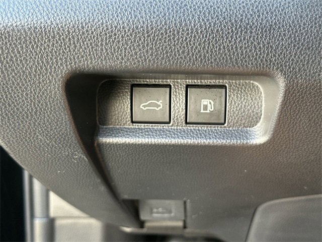 Used 2024 Toyota Crown XLE image 31